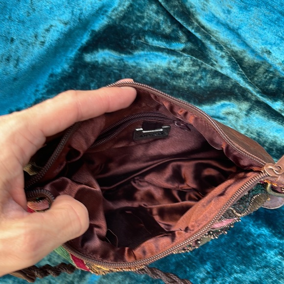 Entra sequined leather shoulder bag - Picture 4 of 5